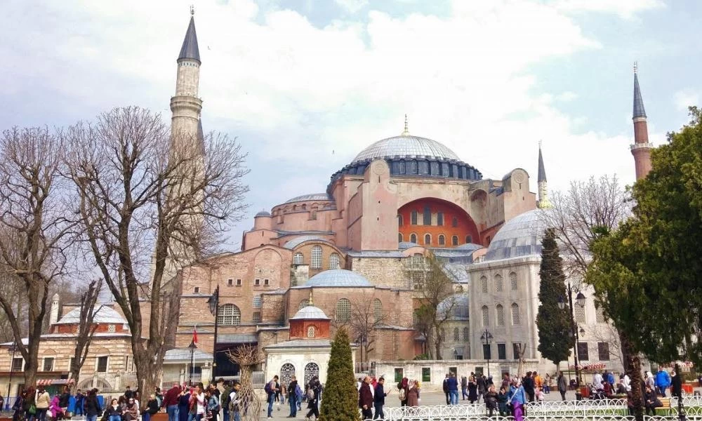 Αγία Σοφία: Με εντολή Ερντογάν το «Μεγάλο Τέμενος» θα μένει ανοιχτό 24 ώρες το 24ωρο